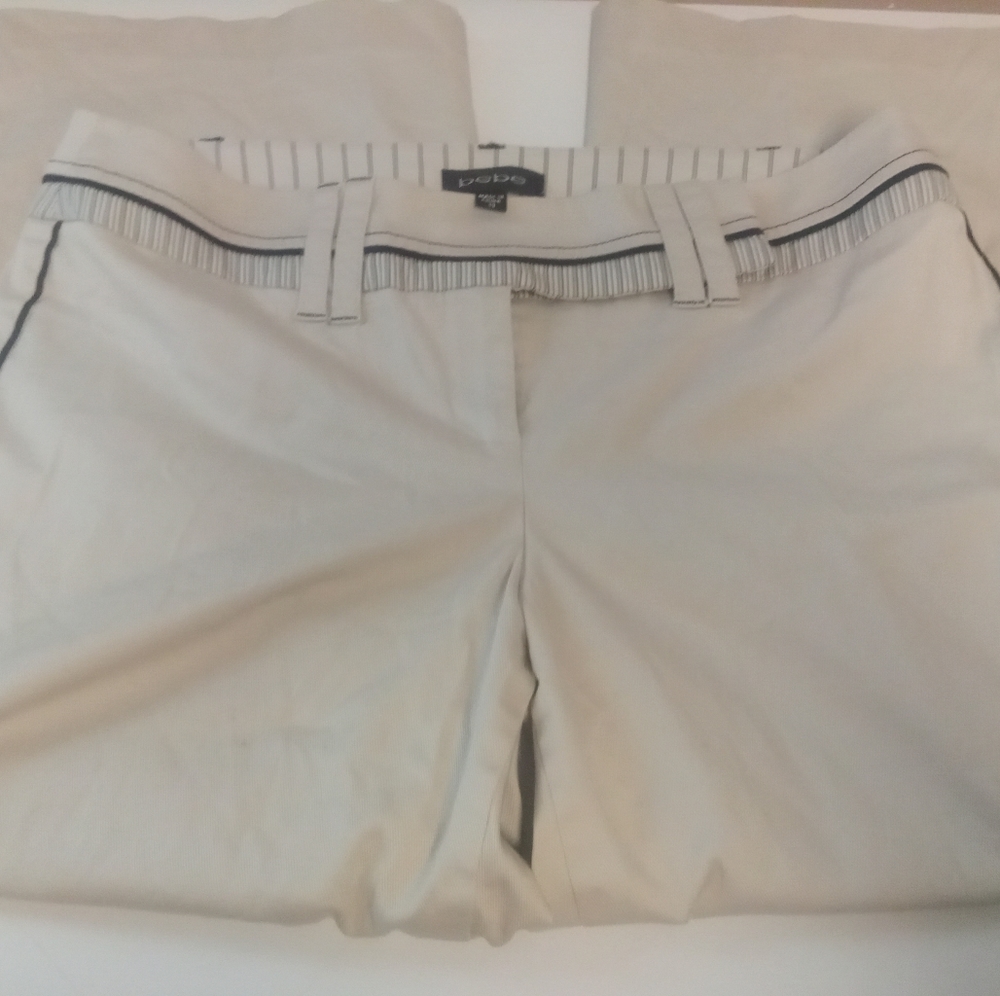 Bebe Capri Pants, Size 10, Khaki